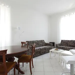  Apartment Roma 100 Mt Sea